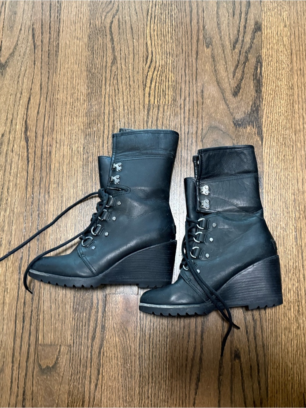Women's Sorel NL2966-010 Black Leather Joan of Arctic Wedge Fur Collar Boots 8.5